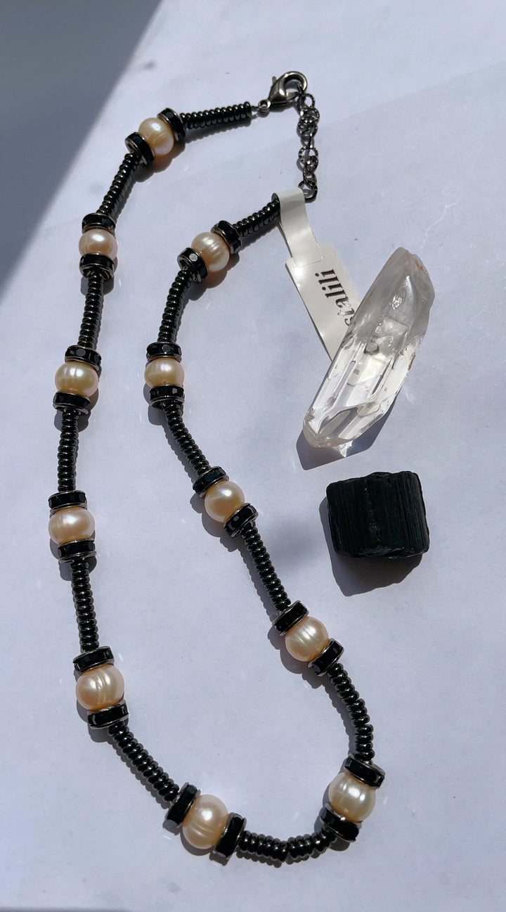 I am strong! - Hematite & Fresh Water Pearls Necklace Designer